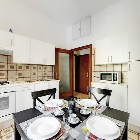 Colosseo Apartment *